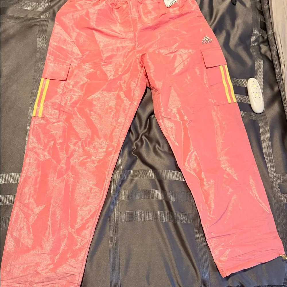 Adidas Sun Woven Pant- women size Large- semi pink spark- NWT - Picture 2 of 9